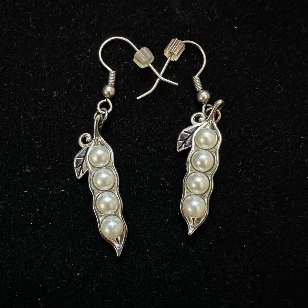 Silver & Pearl Peapod Dangle‎ Earrings